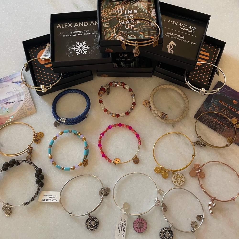 ✨16 Alex & Ani Bracelets✨